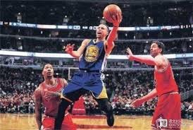 高效发挥！亚历山大半场6中5拿到17分3篮板3助攻